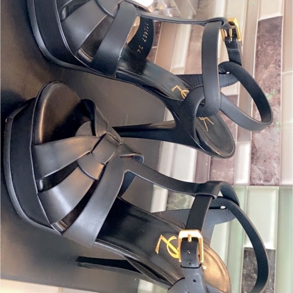 Saint Laurent patent leather Tribute sandal; golden hardware. - Picture 6 of 8